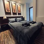 Nairo Apartament 3*