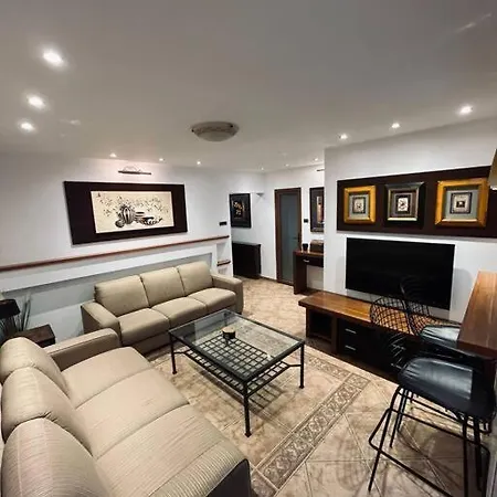 Nairo Apartment 3*