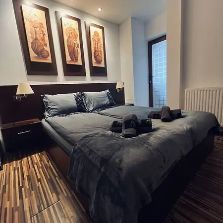 Nairo Apartment 3*